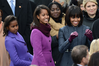 Flag waving crowd awaits Obama inaugural address - Vanguard News