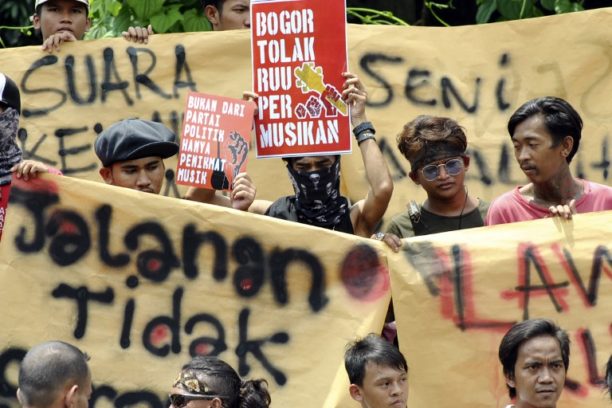 Indonesian entertainers protest law on 'pornography', blasphemy in ...