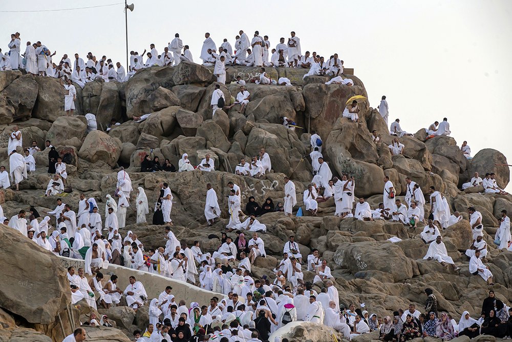 Muslim pilgrims to scale Mount Arafat for peak of hajj Vanguard News